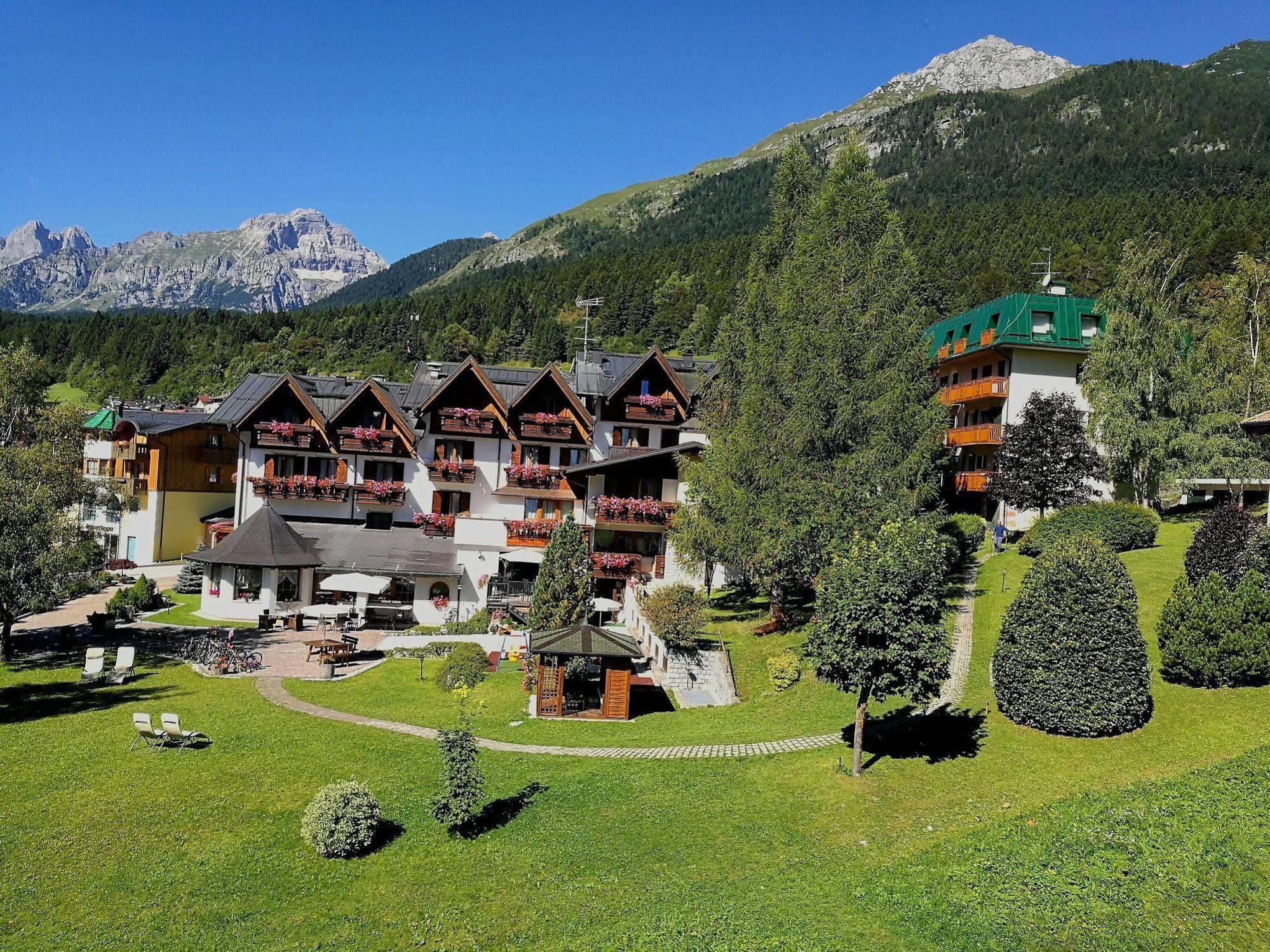 Il Piccolo Dolomiti Resort Andalo Esterno foto
